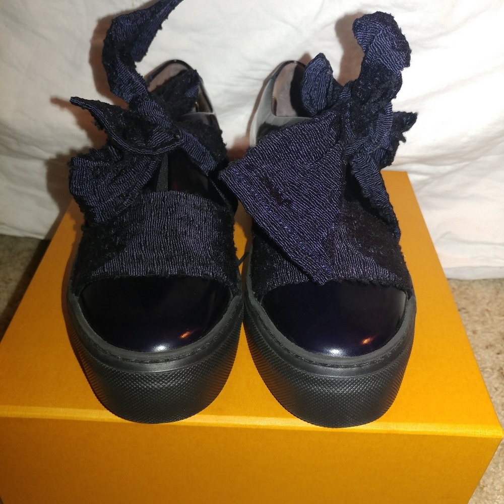 Shoes - Picture 4 of 4